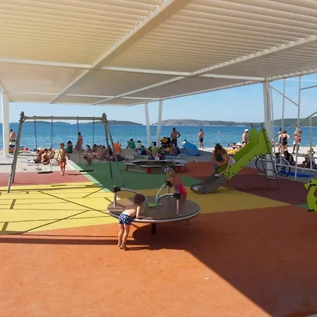 Burazer Apartament *