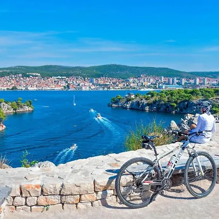 Burazer - Family Friendly * Šibenik