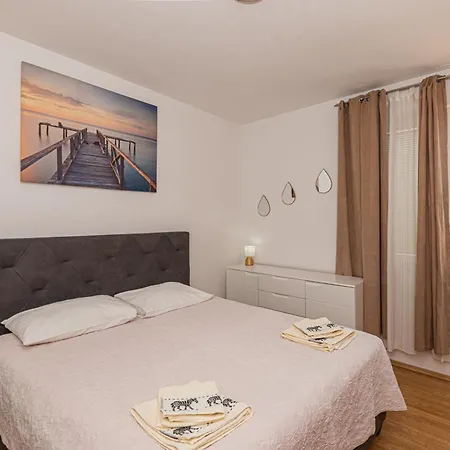 Apartment Burazer